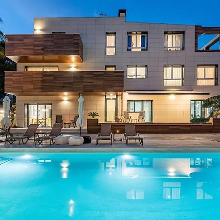 Апартаменты Lusso E Relax Con Piscina A 2 Minuti Dal Mare Миами-Плайя